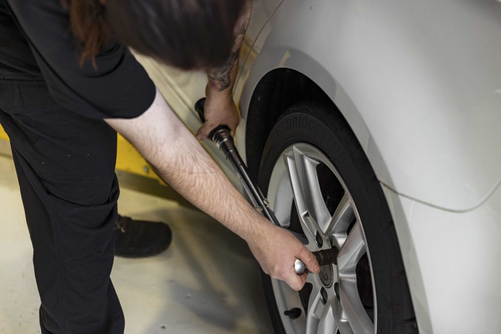 replacing brakes at vorsprung automobil